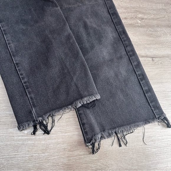 Princess Polly Jeans - Size 25 - Picture 3 of 8